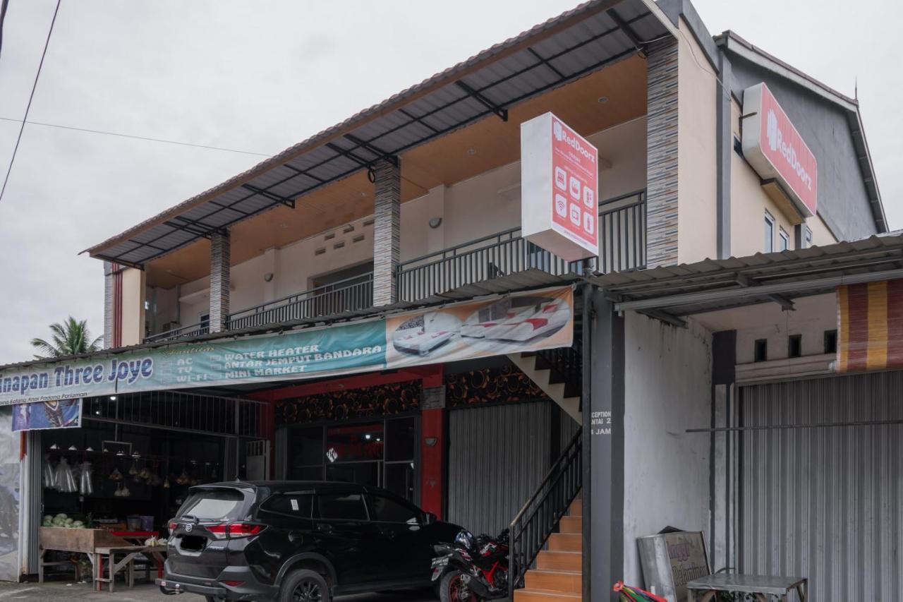 Reddoorz Syariah Near Minangkabau International Aiport Hotel Padang  Exterior photo